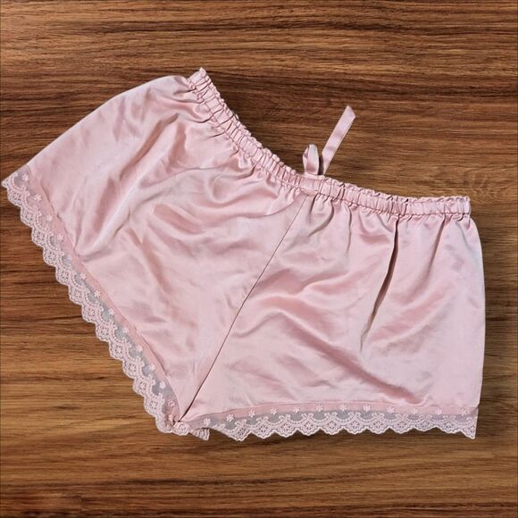 Flora Nikroz Romantic Victorian Dusty Pink Satin And Lace Shorts - Picture 2 of 4